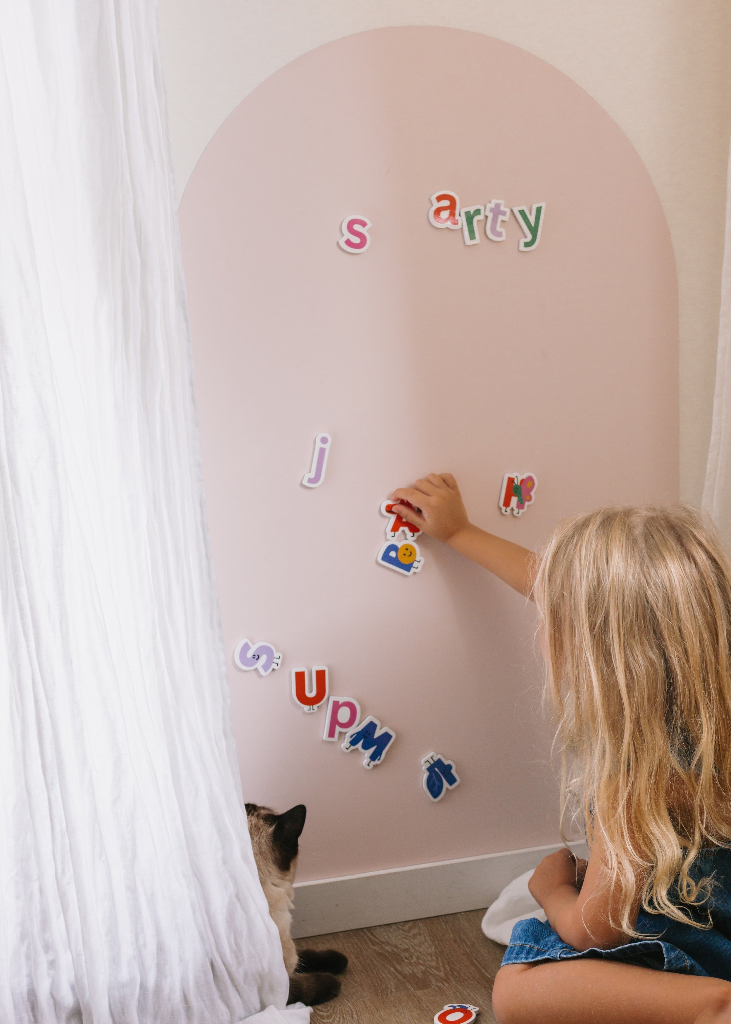 Magnetic Playwall vertical creative play